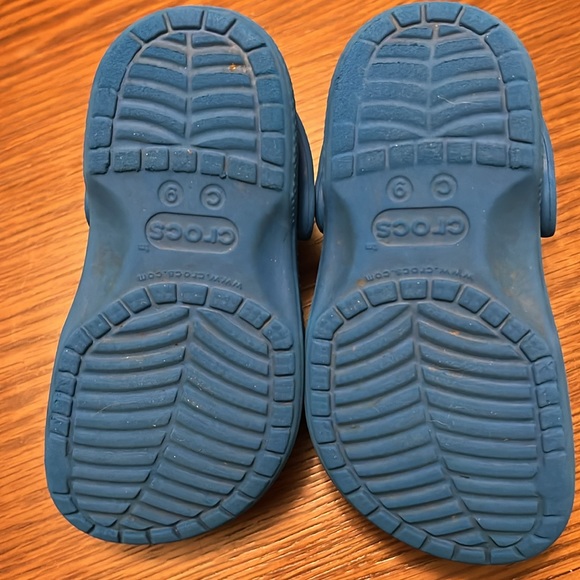 Crocs toddler size 9 - Picture 2 of 3